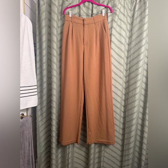 ABERCROMBIE & FITCH Sloane Tailored Wide Leg Pants Sz M long 
Hem is undone - Picture 3 of 10